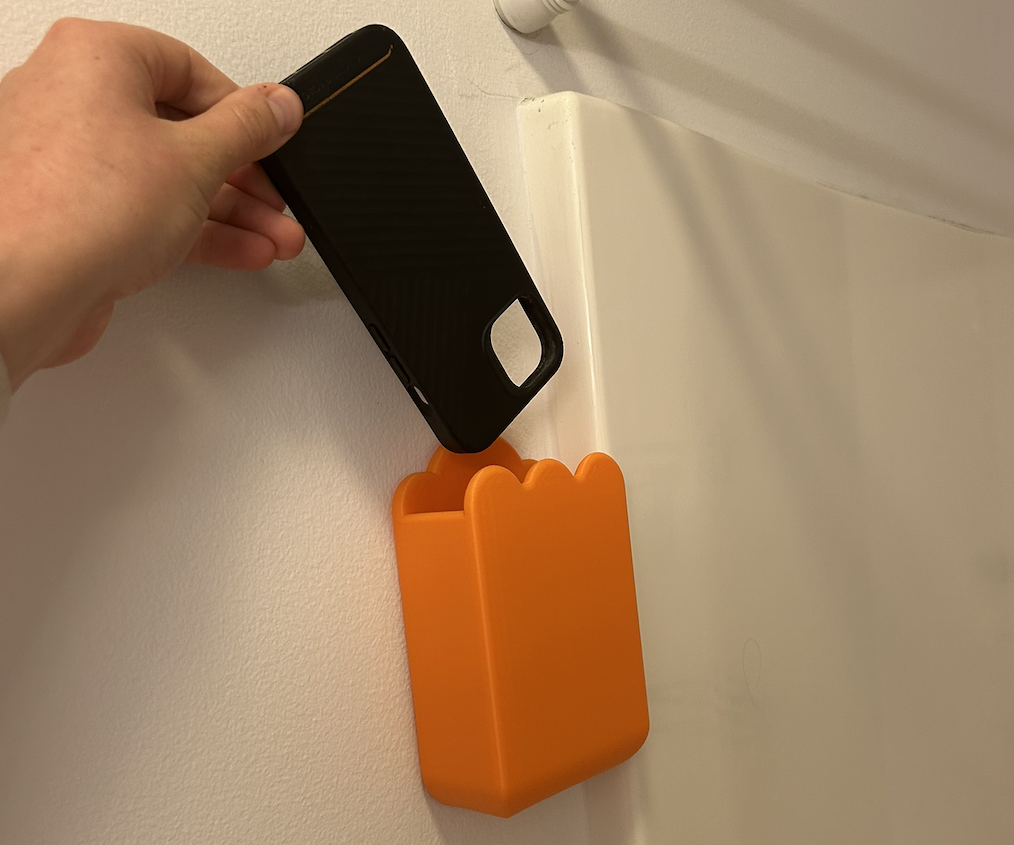 🎶 Shower Beats: 3D-Printed Phone Holder for Music Lovers