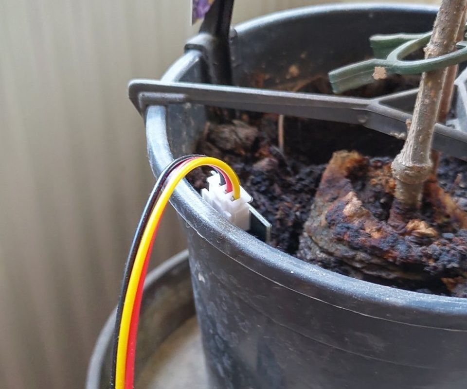 Soil Moisture Sensor With Watering Warning