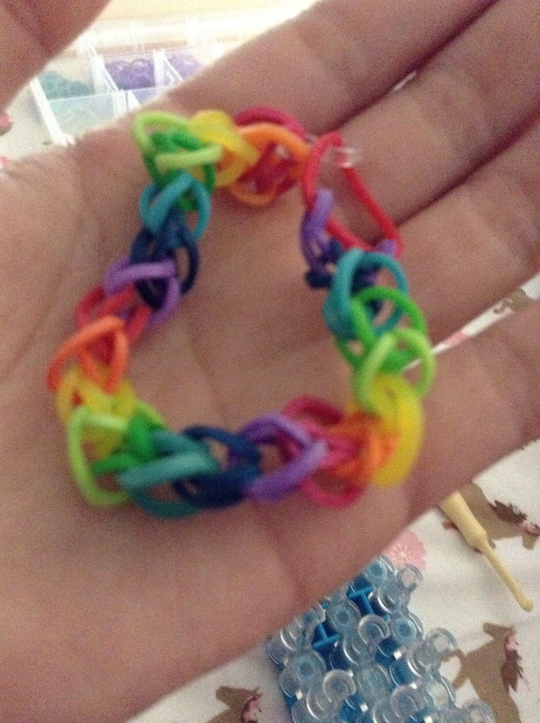 Easy Rainbow Band Bracelet With the Loom