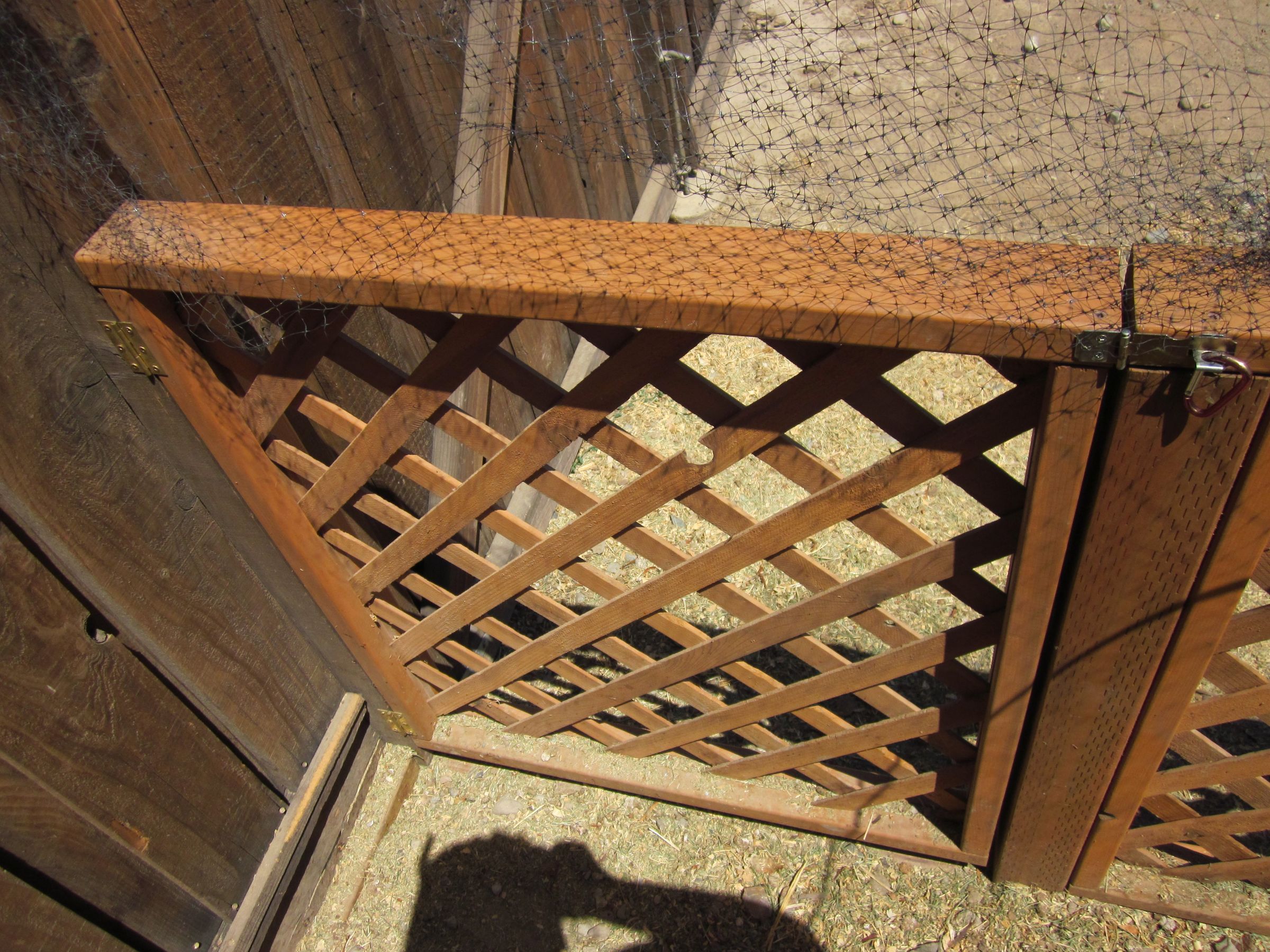 How to Make the Perfect Chicken Coop for Three Chickens! 4 Steps