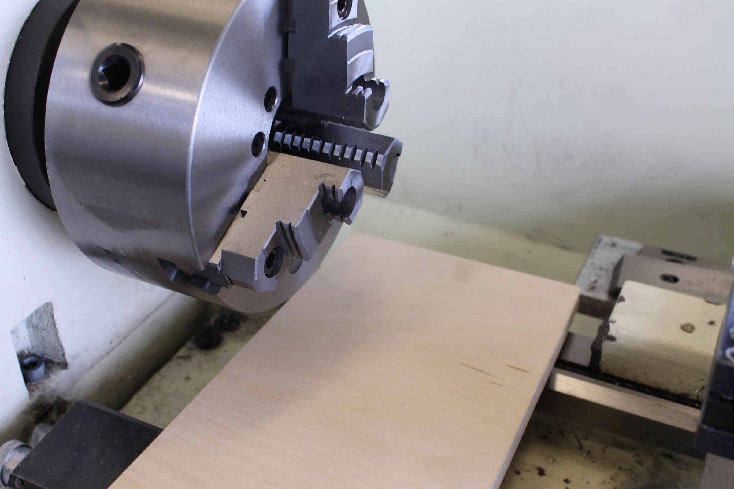 How to Change Chuck on Jet Lathe 3 Steps Instructables