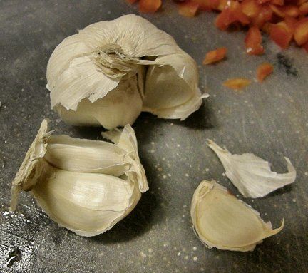 Basic Kitchen Skills - the Stinking Rose (aka Garlic)