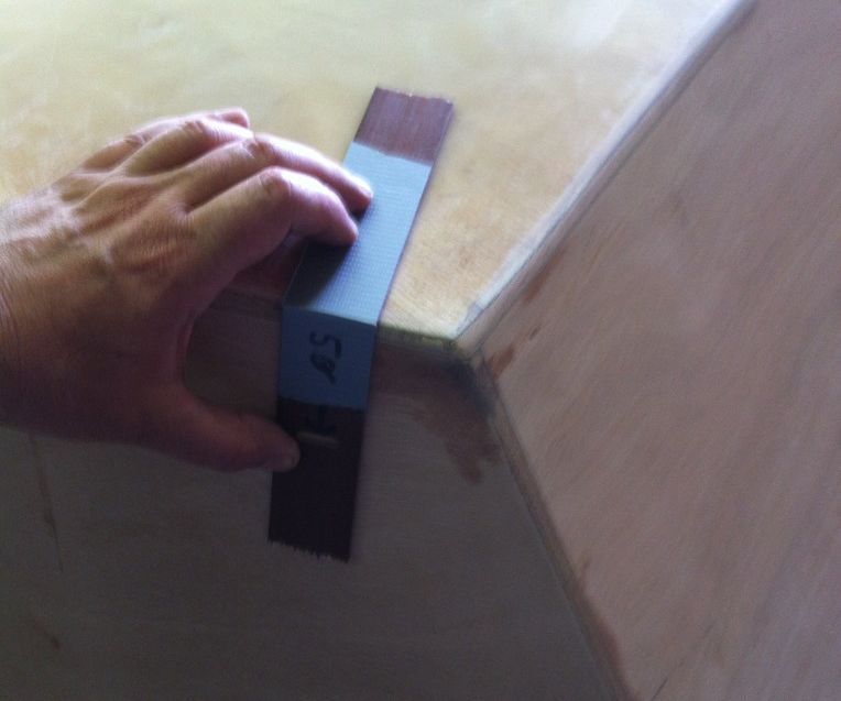 Simple marking gauge for non-square edges