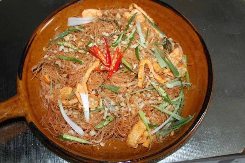 Mee Grob-Fried Rice Noodles in Sweet and Sour Sauce