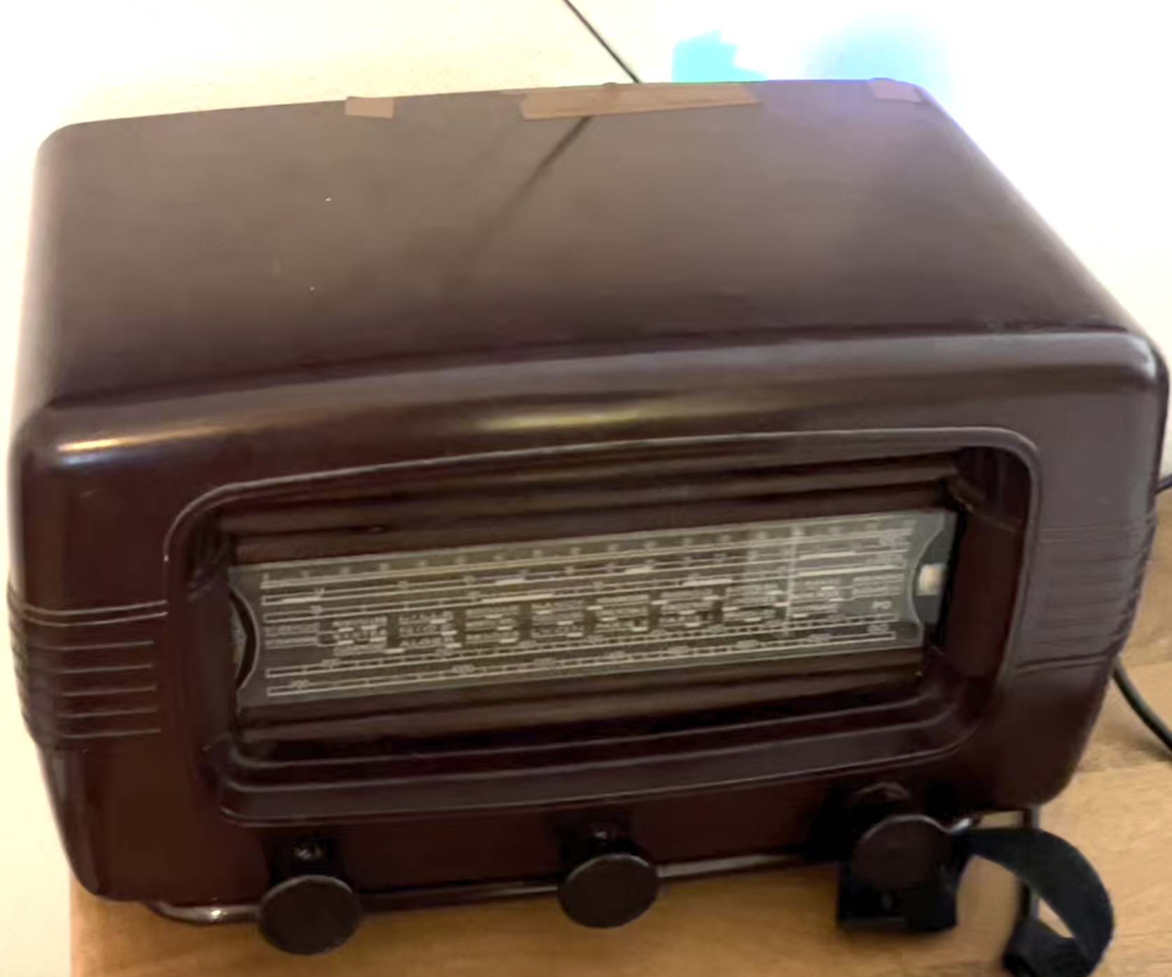 Bring a Vintage 1940s Radio Back to Life