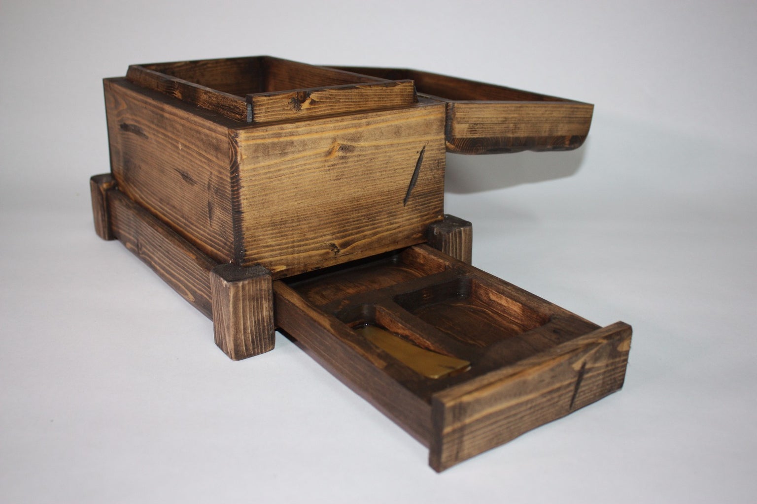 Guide to building a magic box with secret compartments