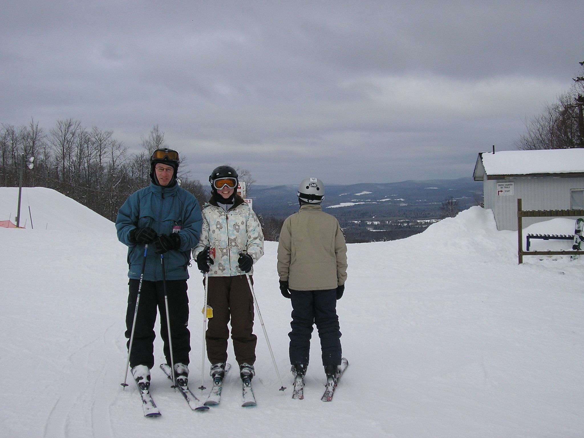 How to Dress When Going Skiing