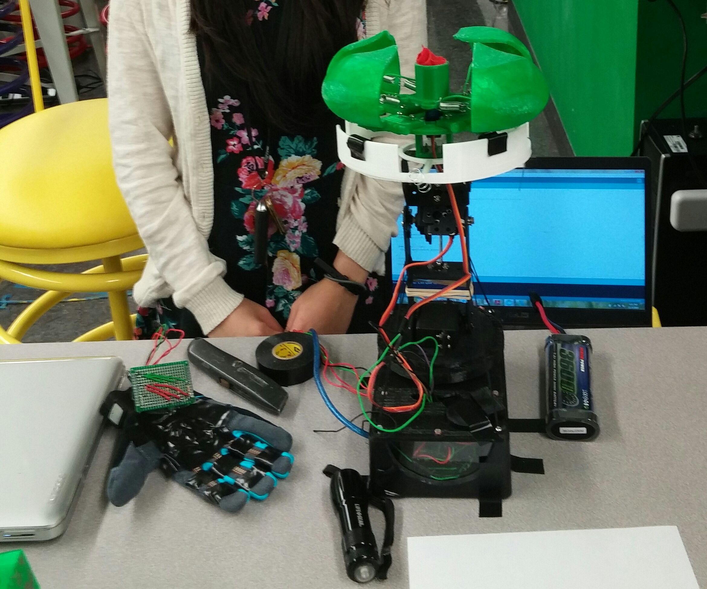 Mechanical Light Sensing and Flex Sensors Controlled Flower Robot