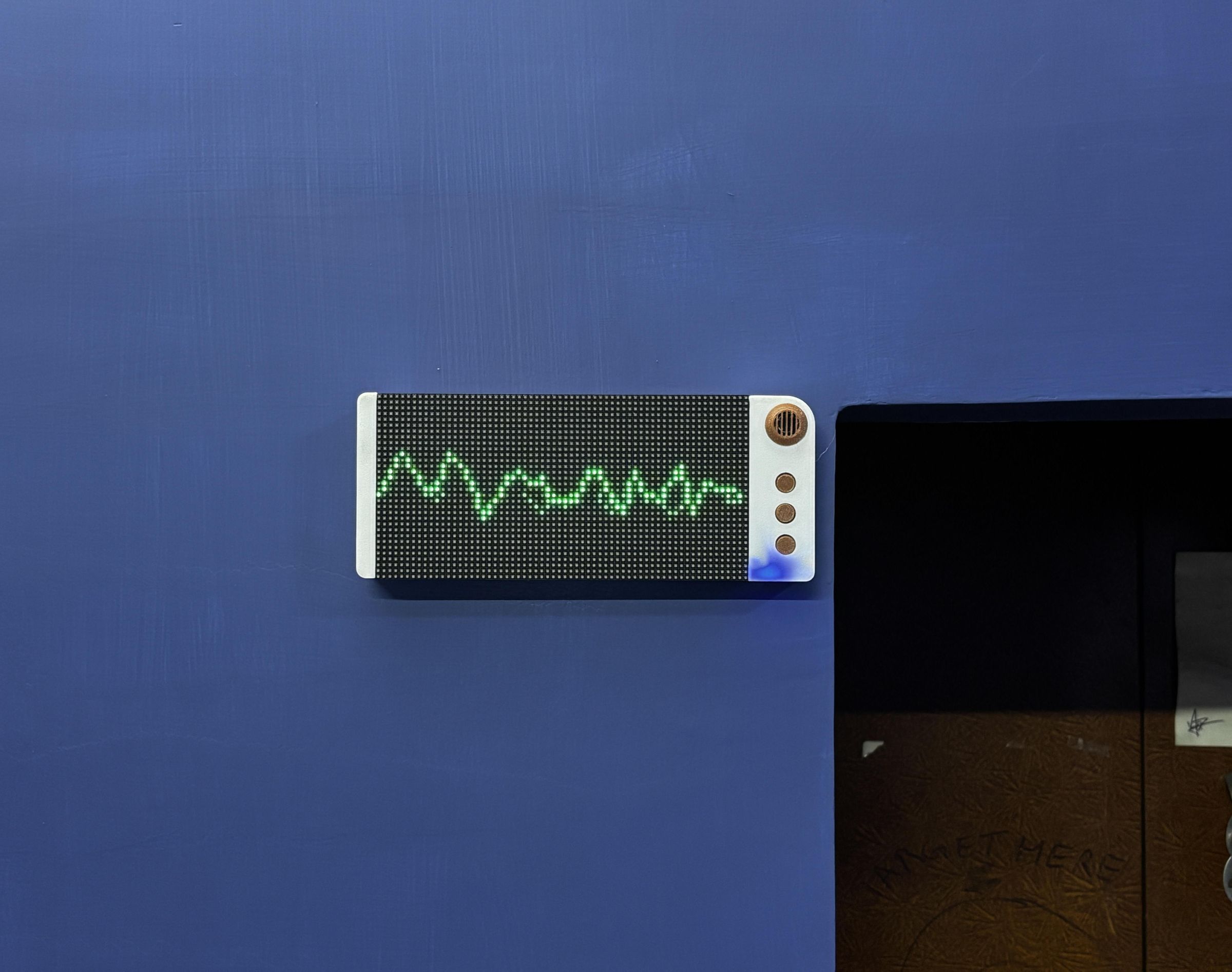 WaveForm: the Background Sound Visualizer