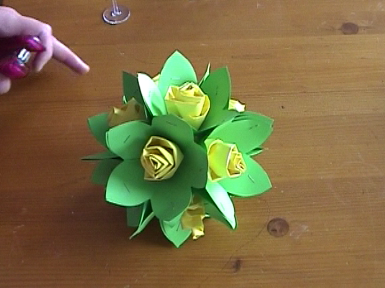 Paper Rose Ball . Easy for Everybody.