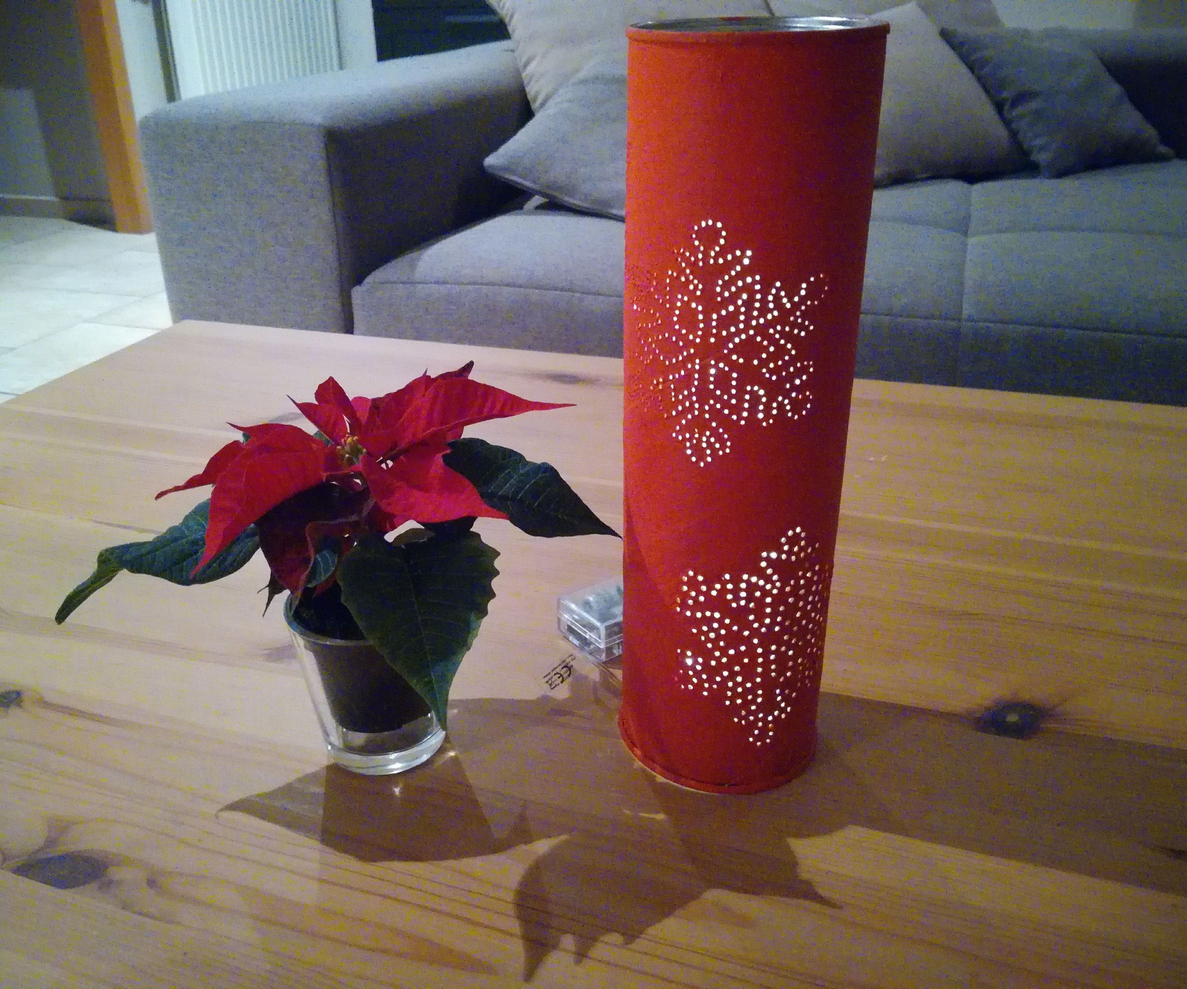 DIY Pringles Can Christmas Light