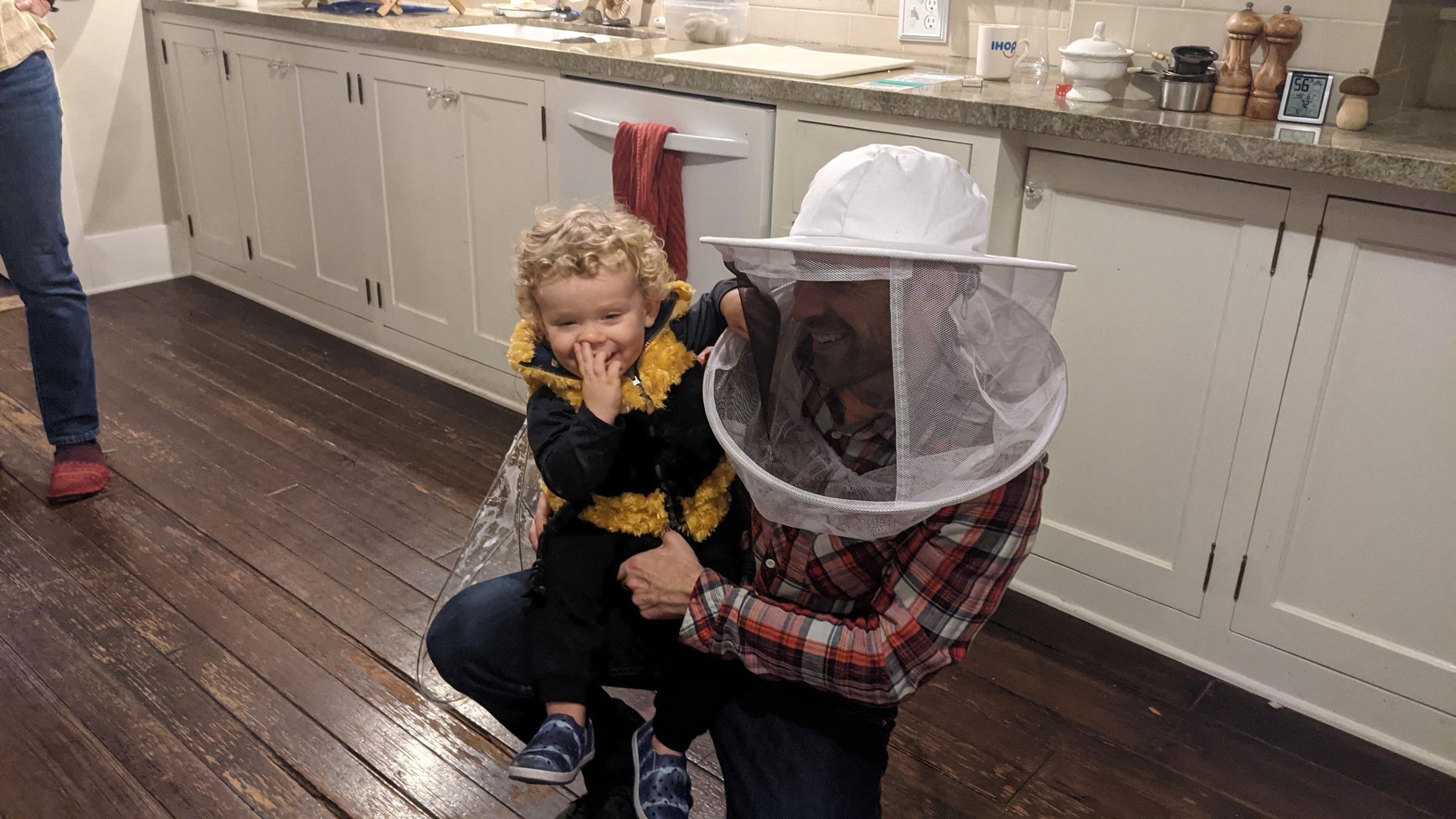 Child's Bee Costume : 4 Steps - Instructables
