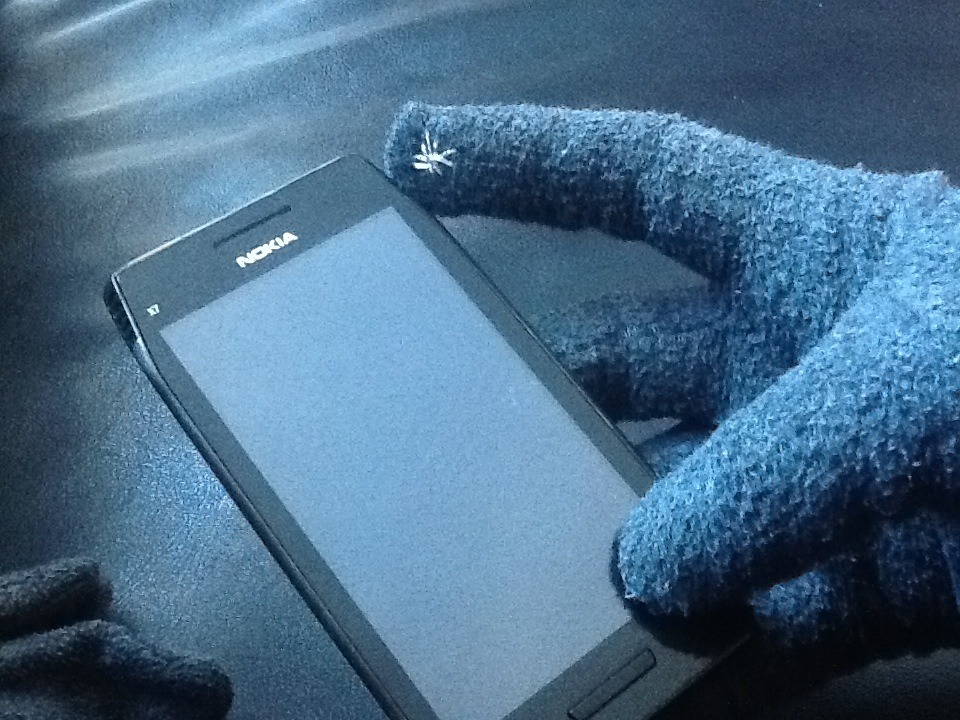 3 Minute Touchscreen Gloves!