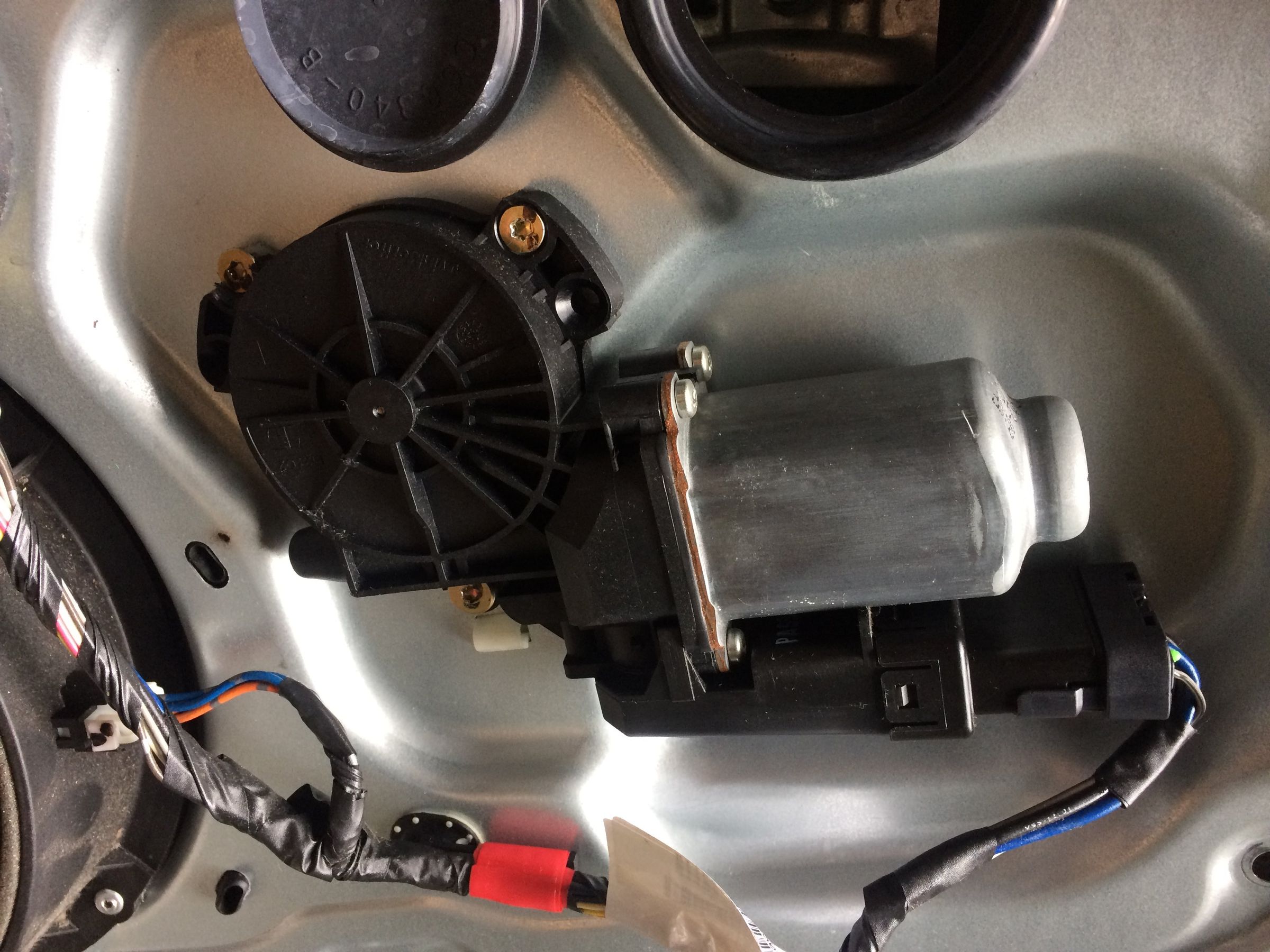 Replace 2006 Hyundai Sonata Window Regulator 13 Steps (with Pictures