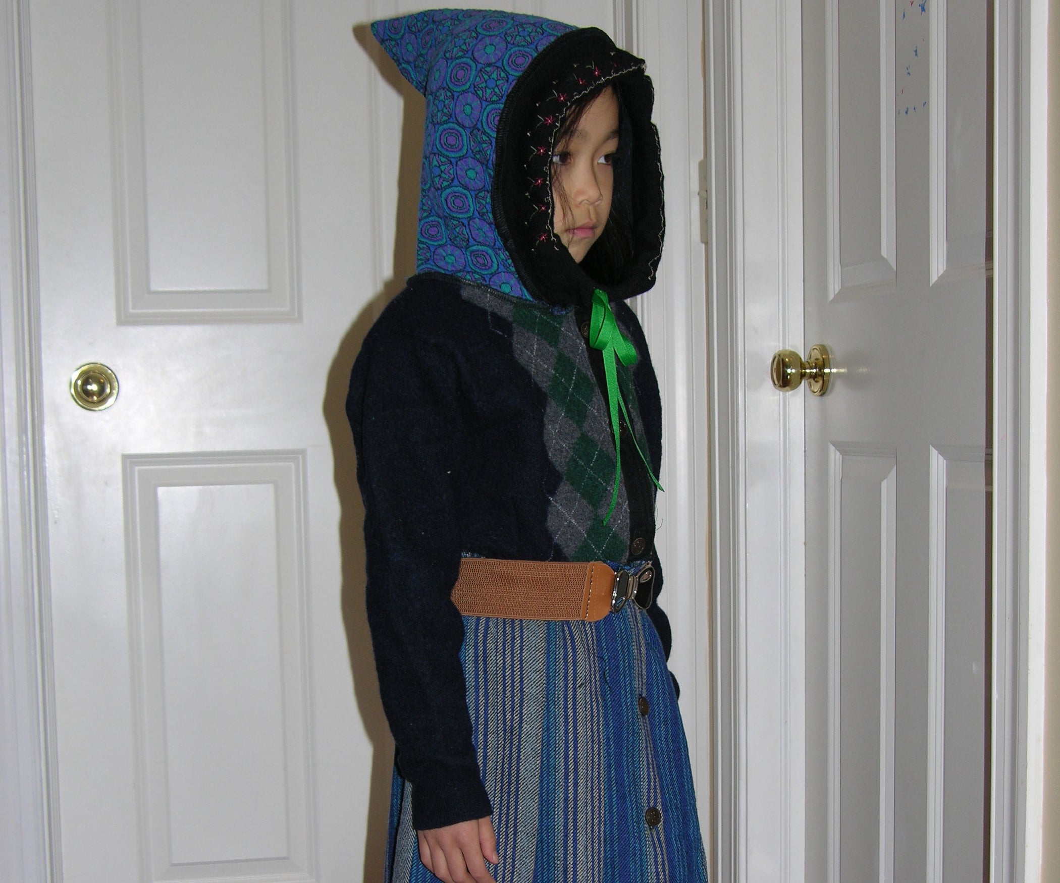 Reinvented Children Elf Sweater Coat 6 Steps Instructables