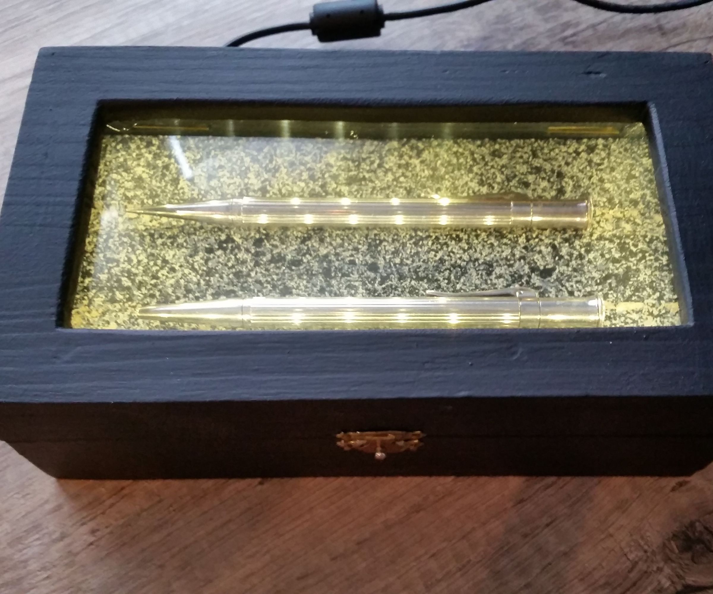Illuminated Pencil Box With Arduino