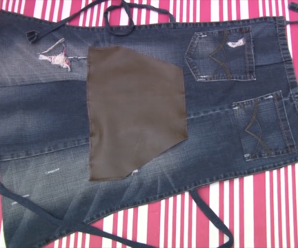 Repurpose Your Old Jeans and Turn Them Into an Apron