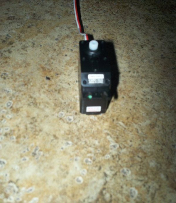 EZ Continuous Rotation Servo -- Without Solder! (CSRC-311)