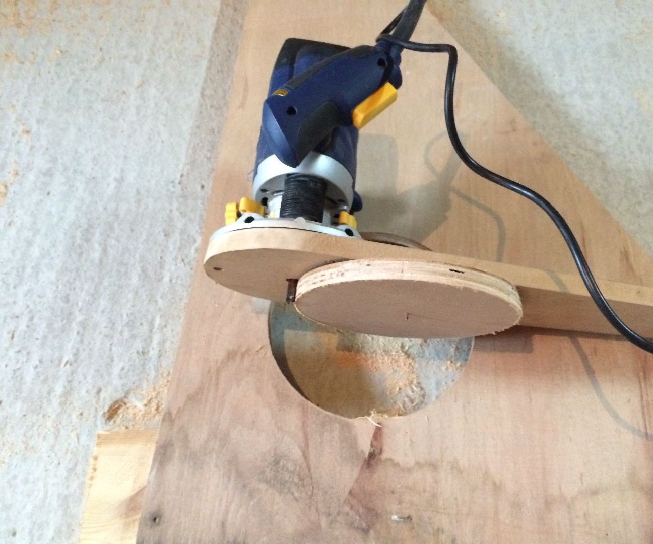 Circle Cutting Jig - Router