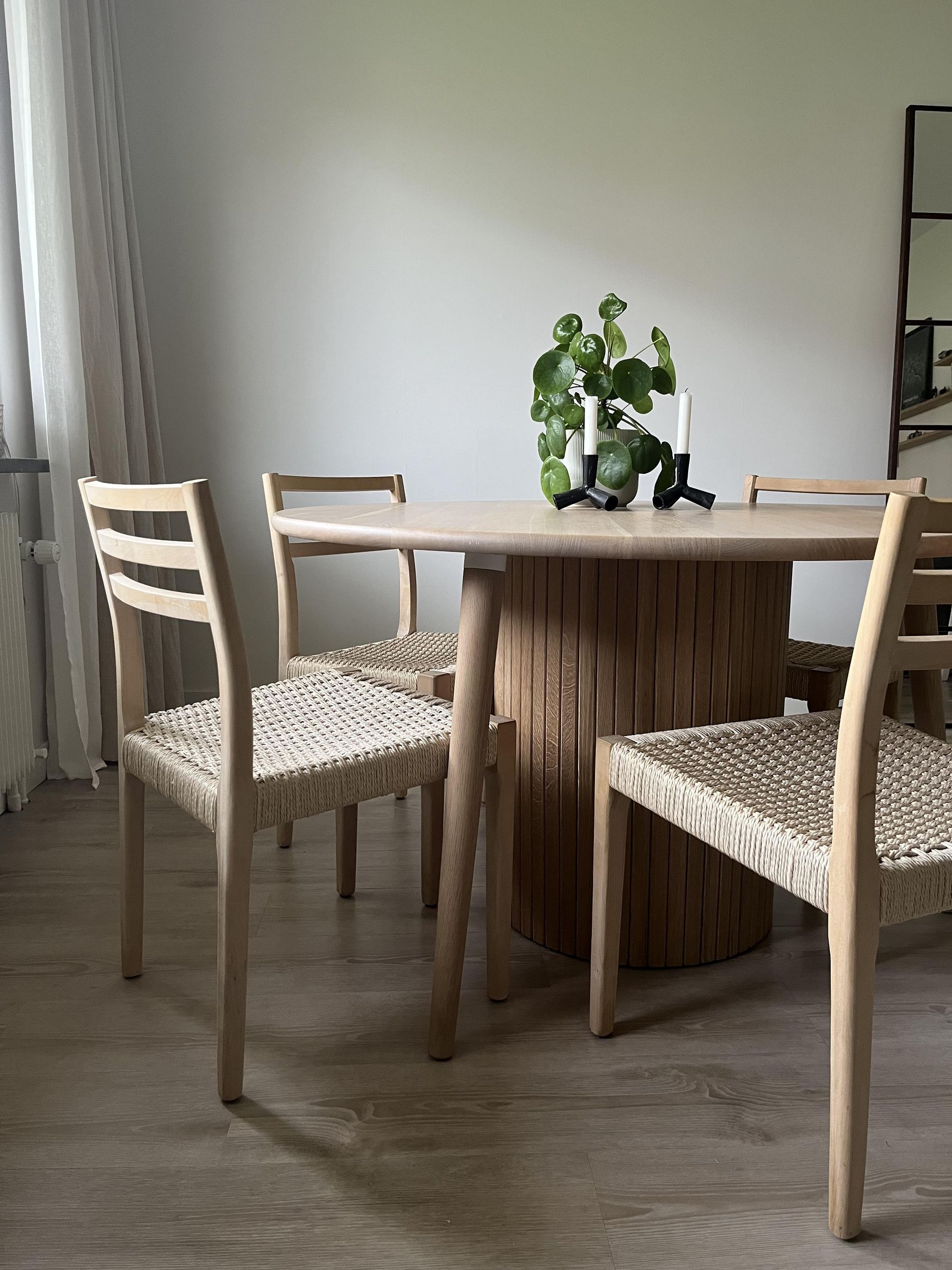 Circular Table ReDesign (Three to Single Leg) 8 Steps (with Pictures