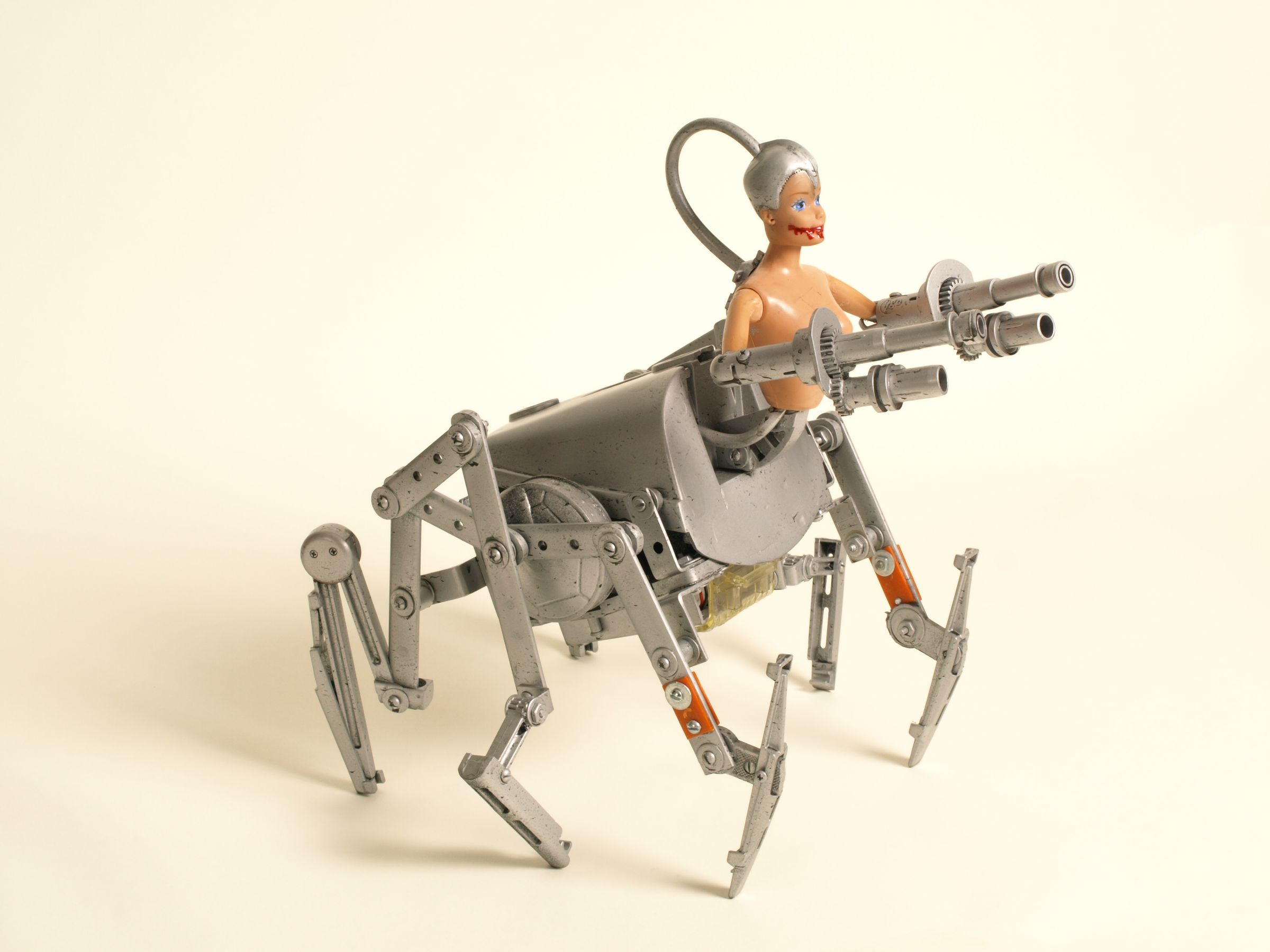 R/C ARACHNOID BARBIE STROGG