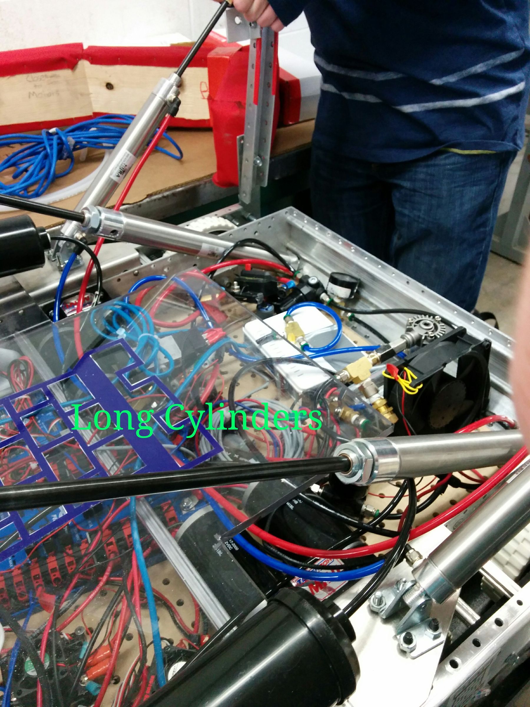 How to Create a Pneumatic System for (F.I.R.S.T) Robots 7 Steps