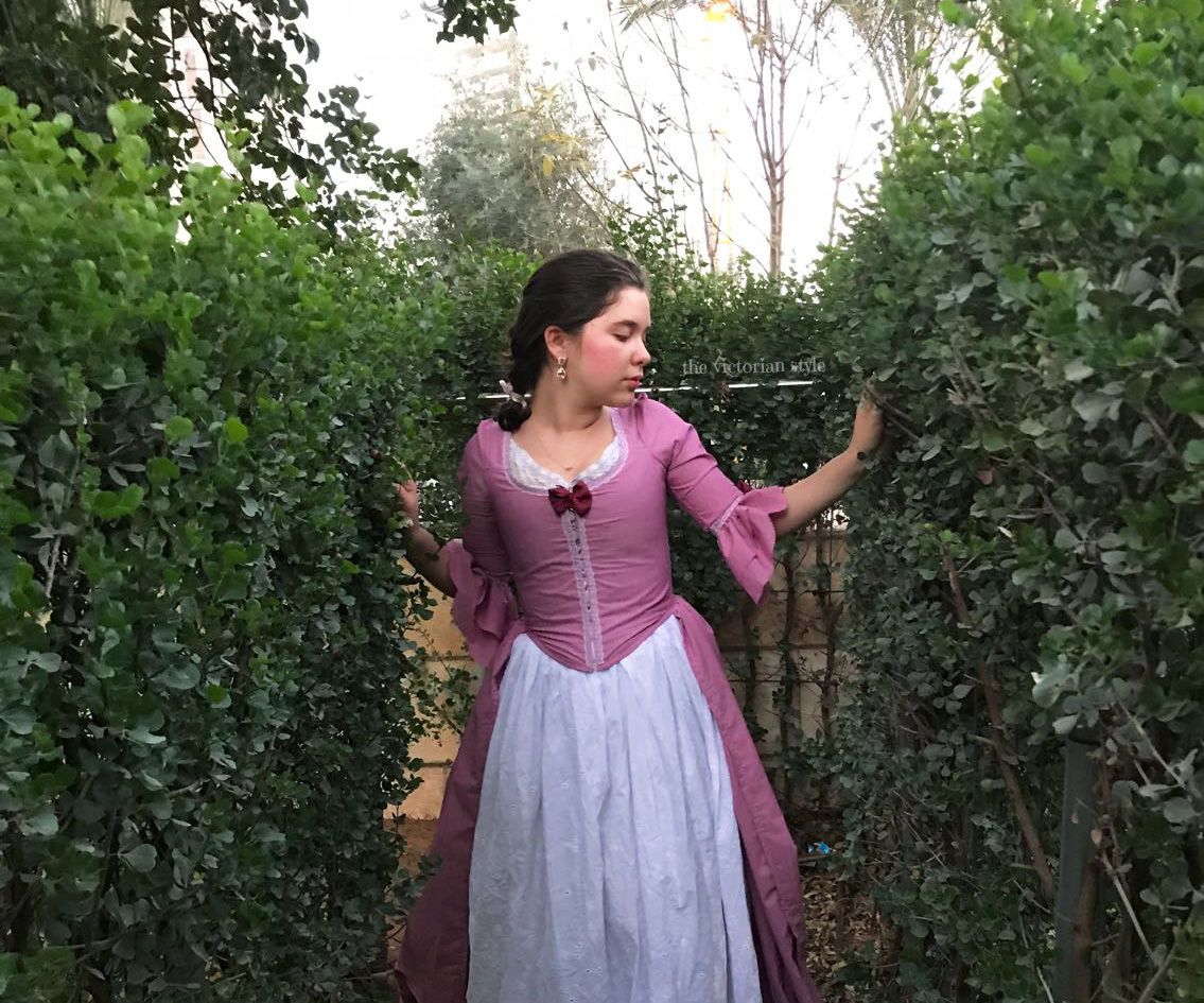 18th Century Dress (Robe À L'Anglaise)