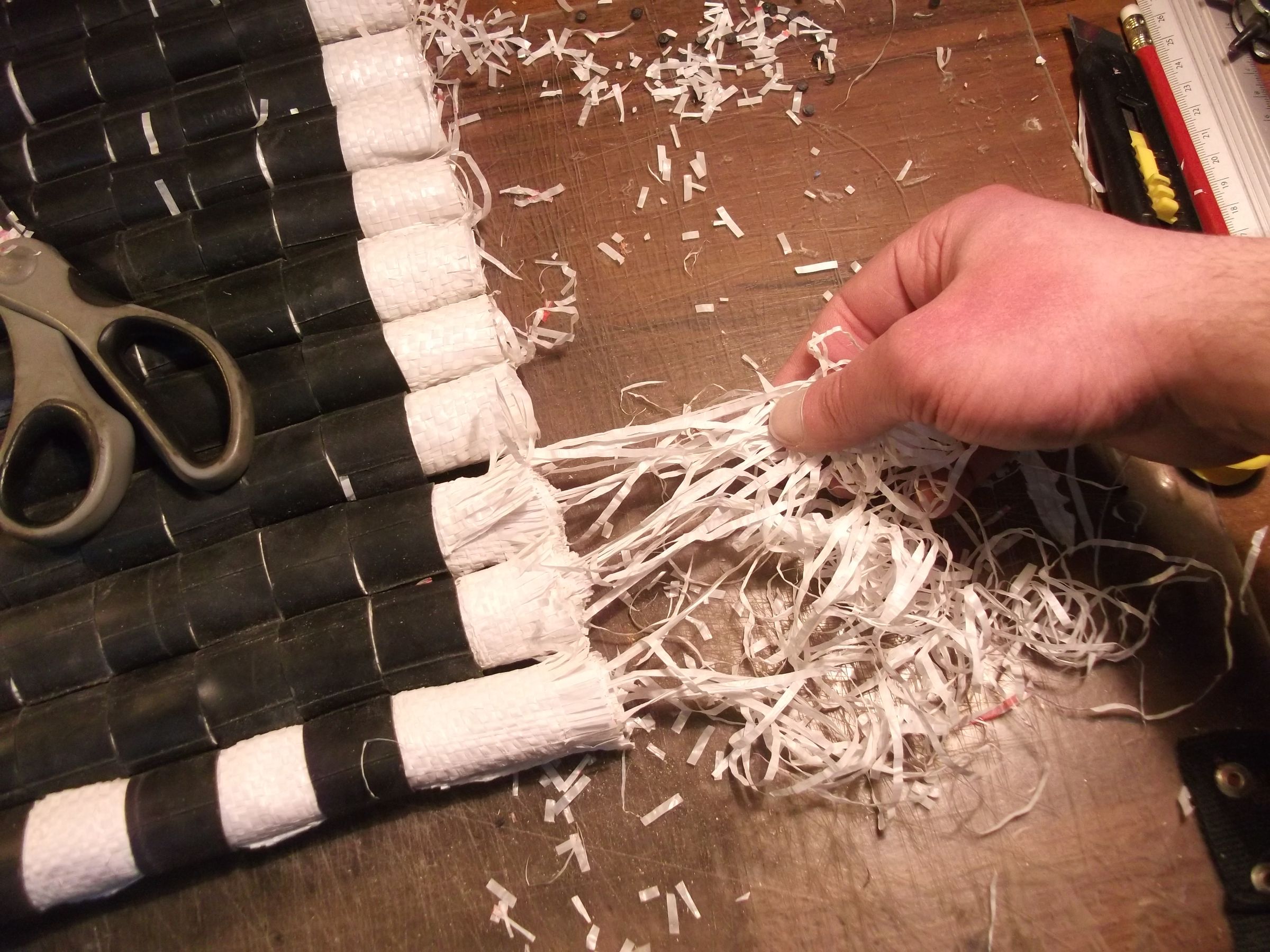 Inner Tubes + Plastic Bags Woven Rug #1 : 14 Steps (with Pictures ...