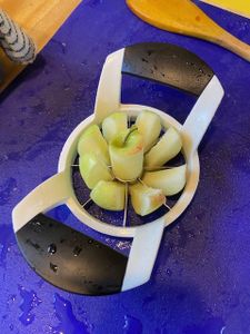 PREPPING THE APPLES