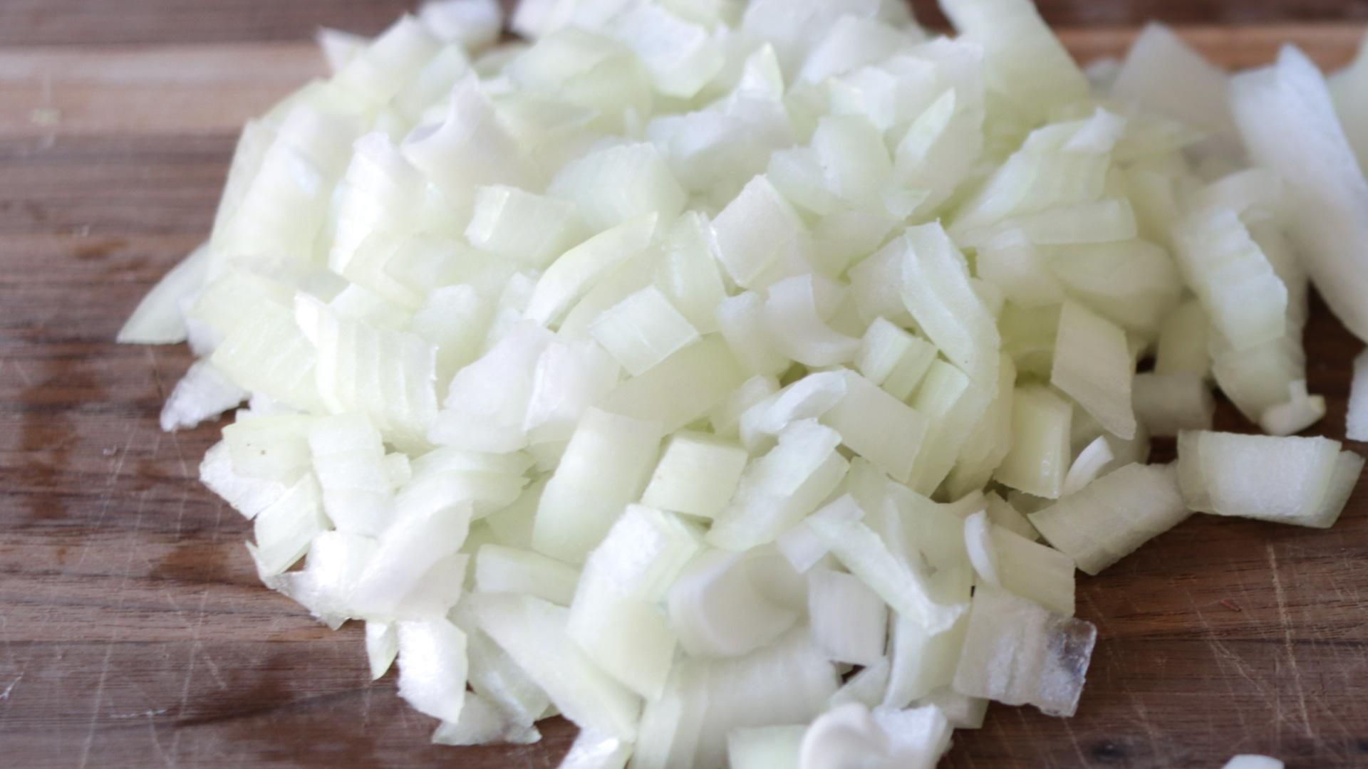 How to Dice an Onion Cooking Basics 4 Steps (with Pictures