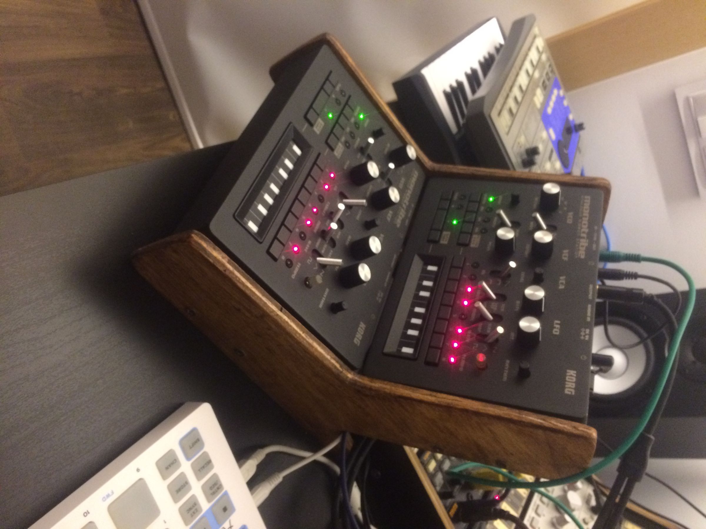 Dual Korg Monotribe Stand : 3 Steps - Instructables