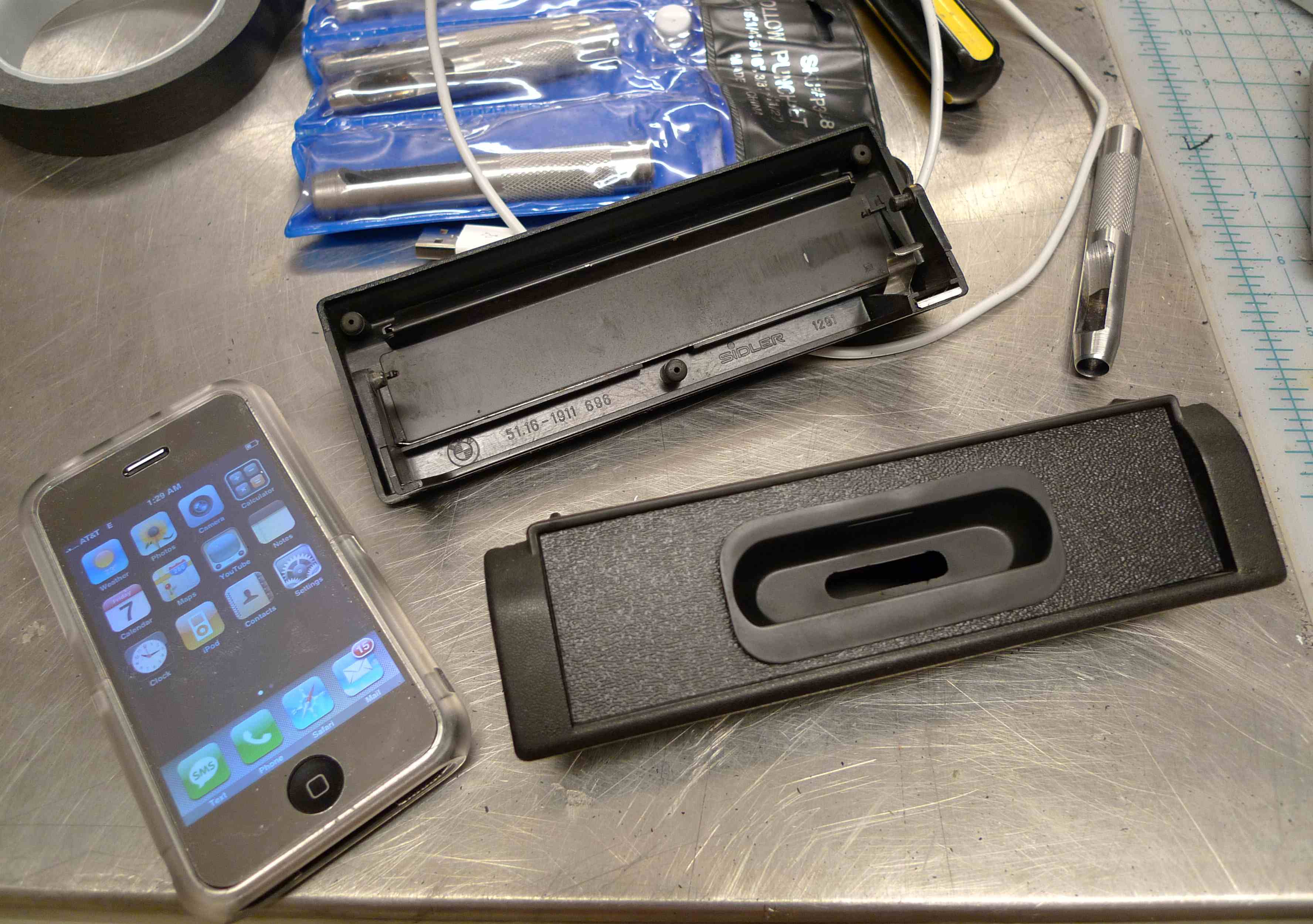 Ashtray IPhone/iPod Dock