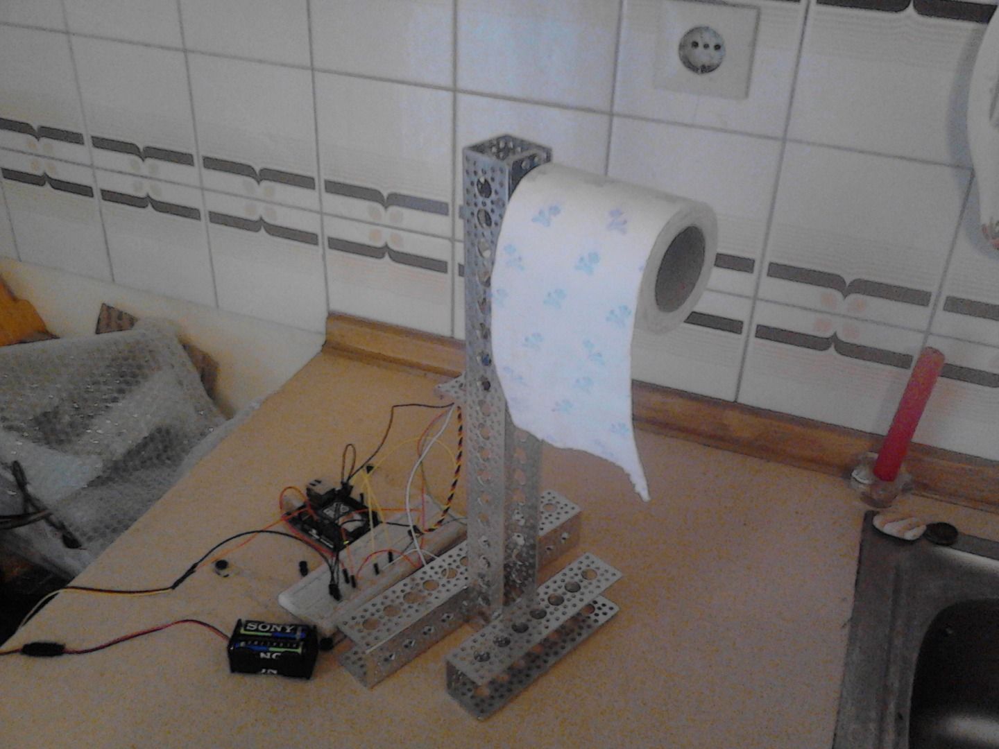 Automatic Touchfree Toilet Paper Dispenser. 8 Steps (with Pictures