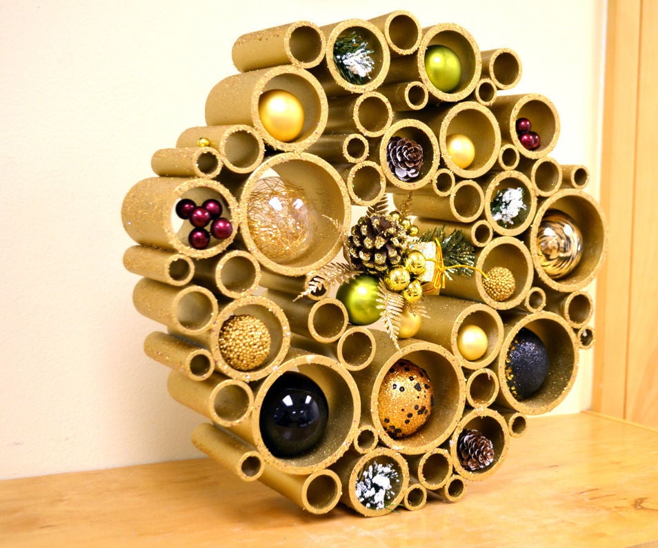 MAKING YOUR OWN CHRISTMAS WREATH 5 Steps Instructables