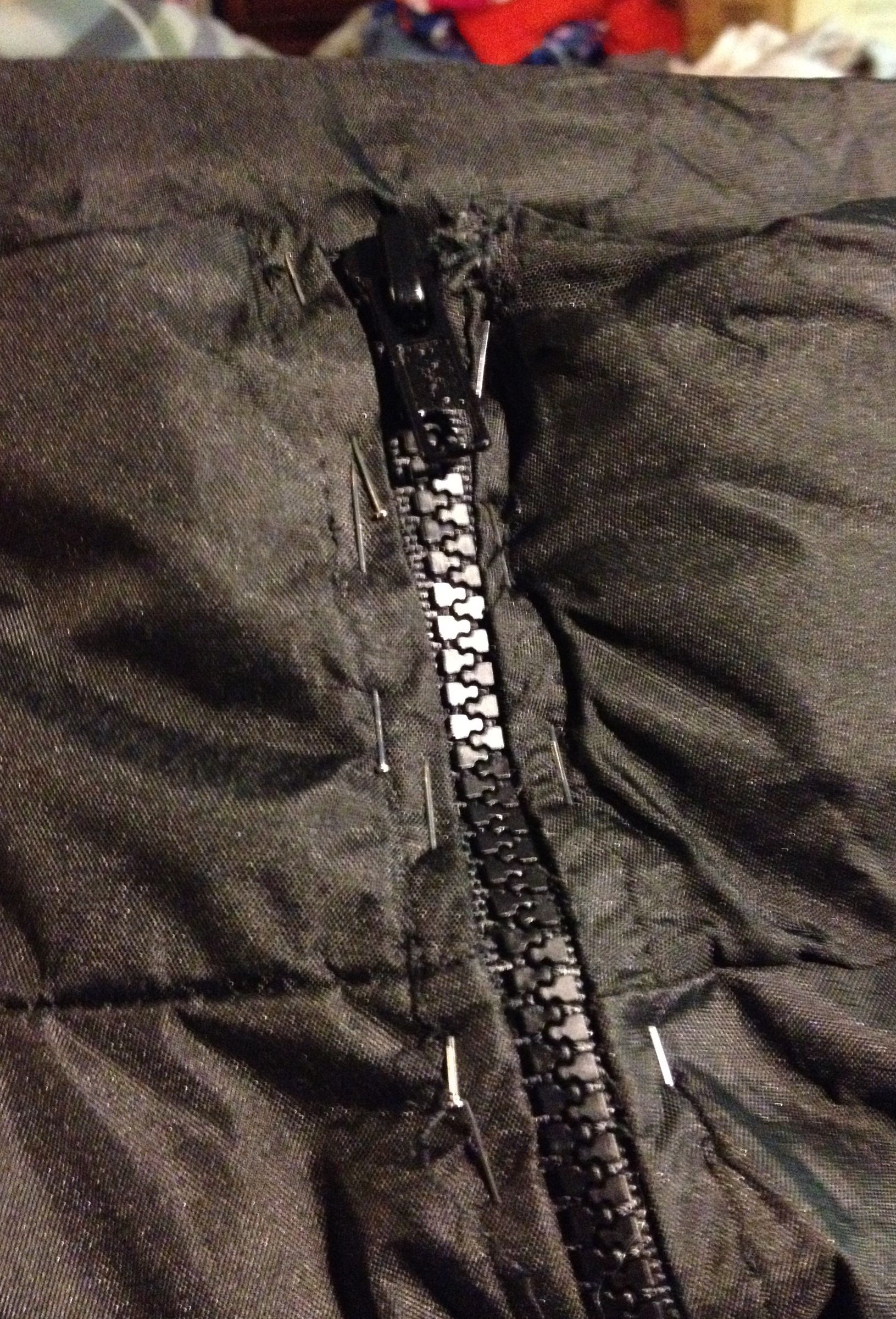 How to Replace a Zipper for Your Favorite Parka 3 Steps Instructables