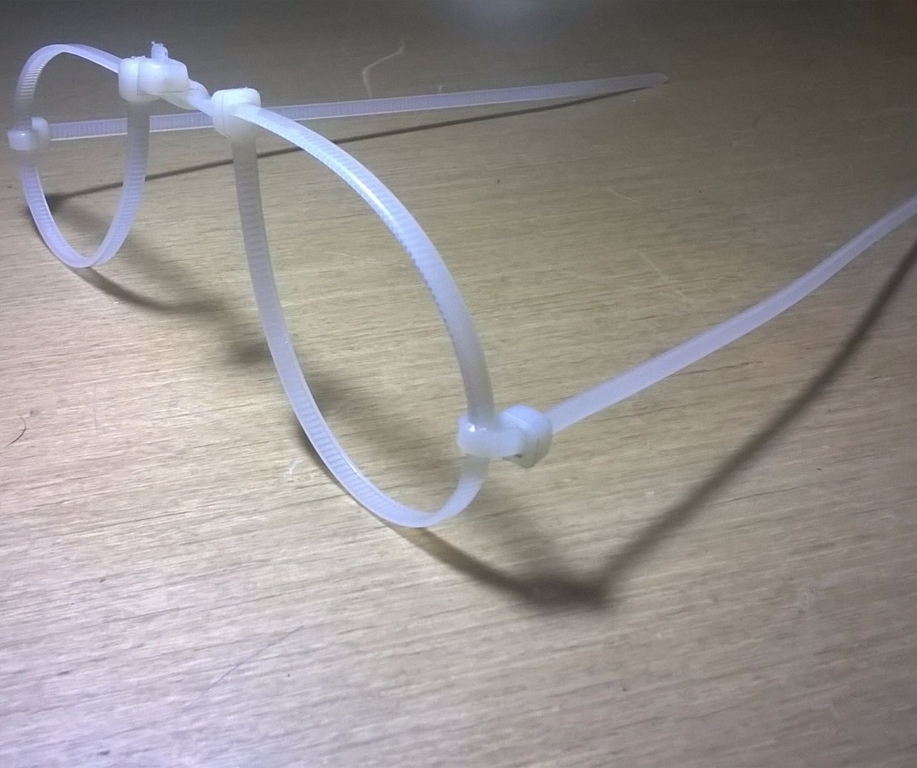 SUNGLASSES FROM ZIPTIE