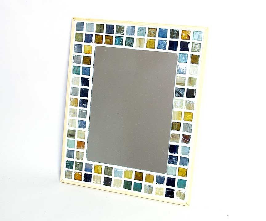 How to Make a Cute Mosaic Tile Mirror Frame. 