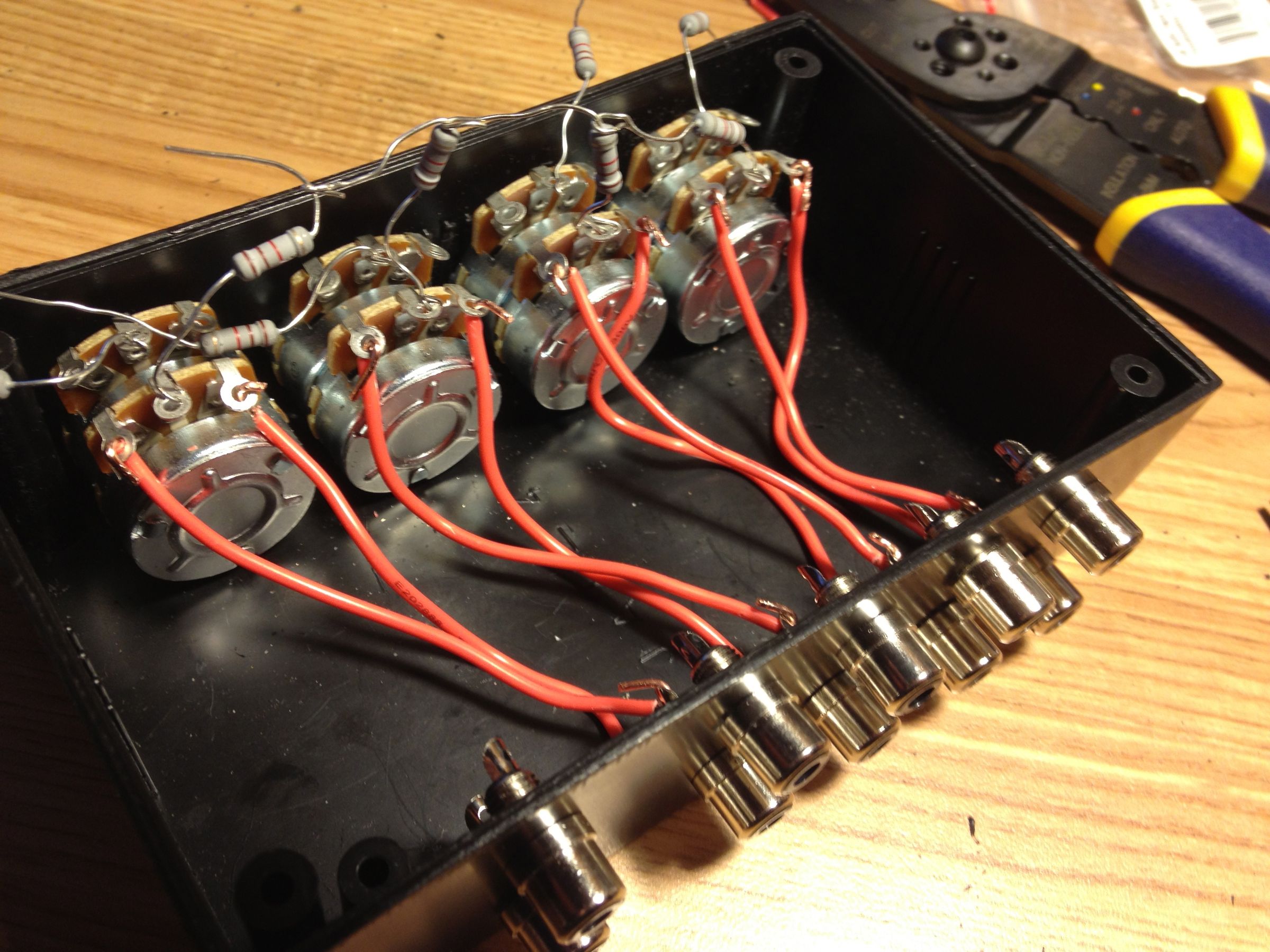 Passive Audio Mixer W/ Channel Volume Control : 6 Steps - Instructables