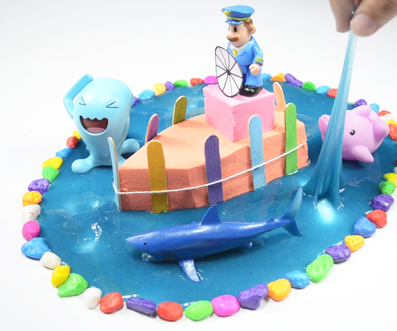 How to Make Kinetic Sand Boat in Slime Pond Fish Toys | Learn Colors for Kids
