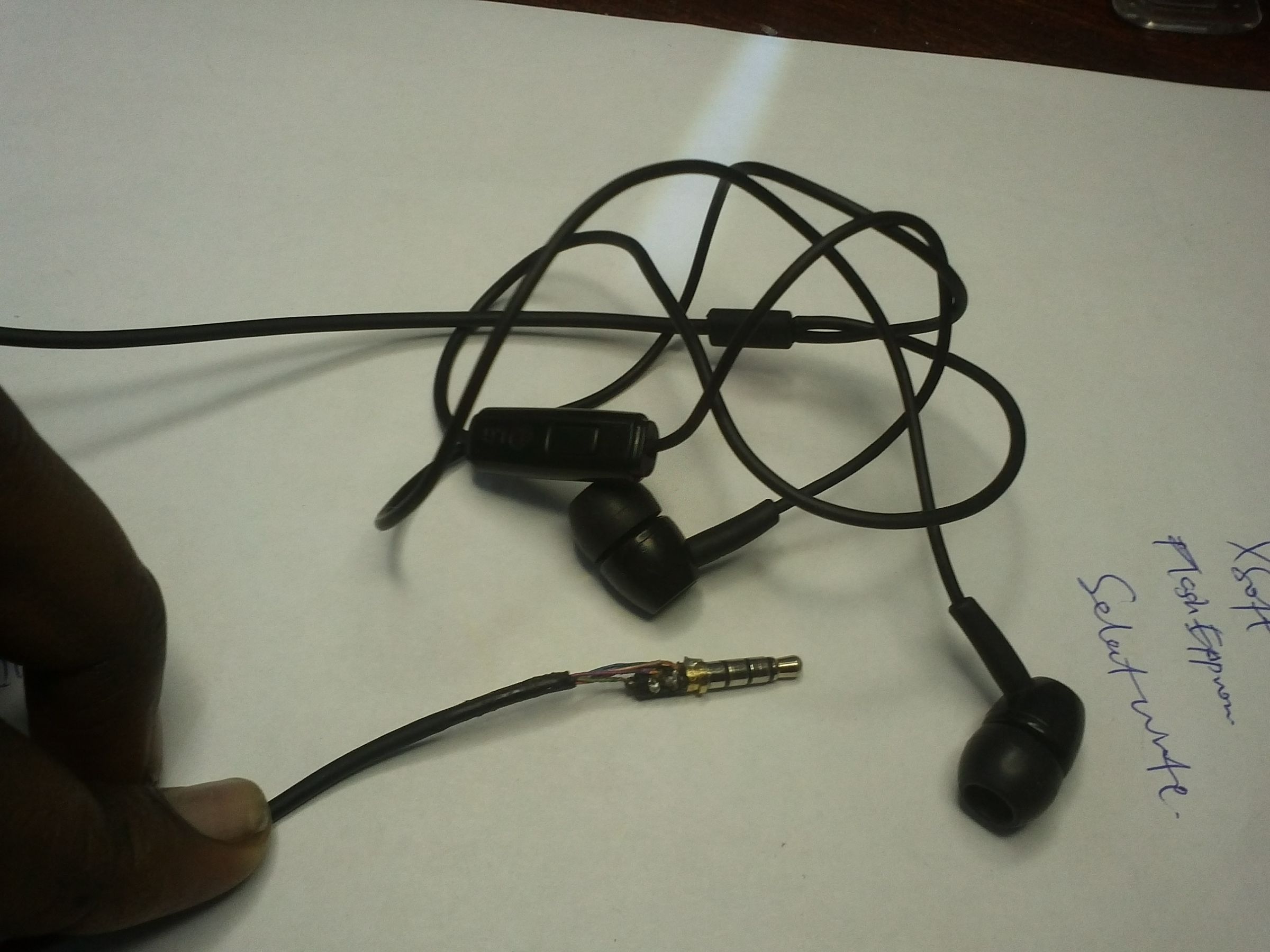 REPAIR THAT EARPHONE JACK WITH SUGRU