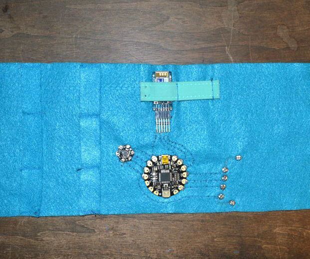 Flora/Bluefruit Prototyping Armband
