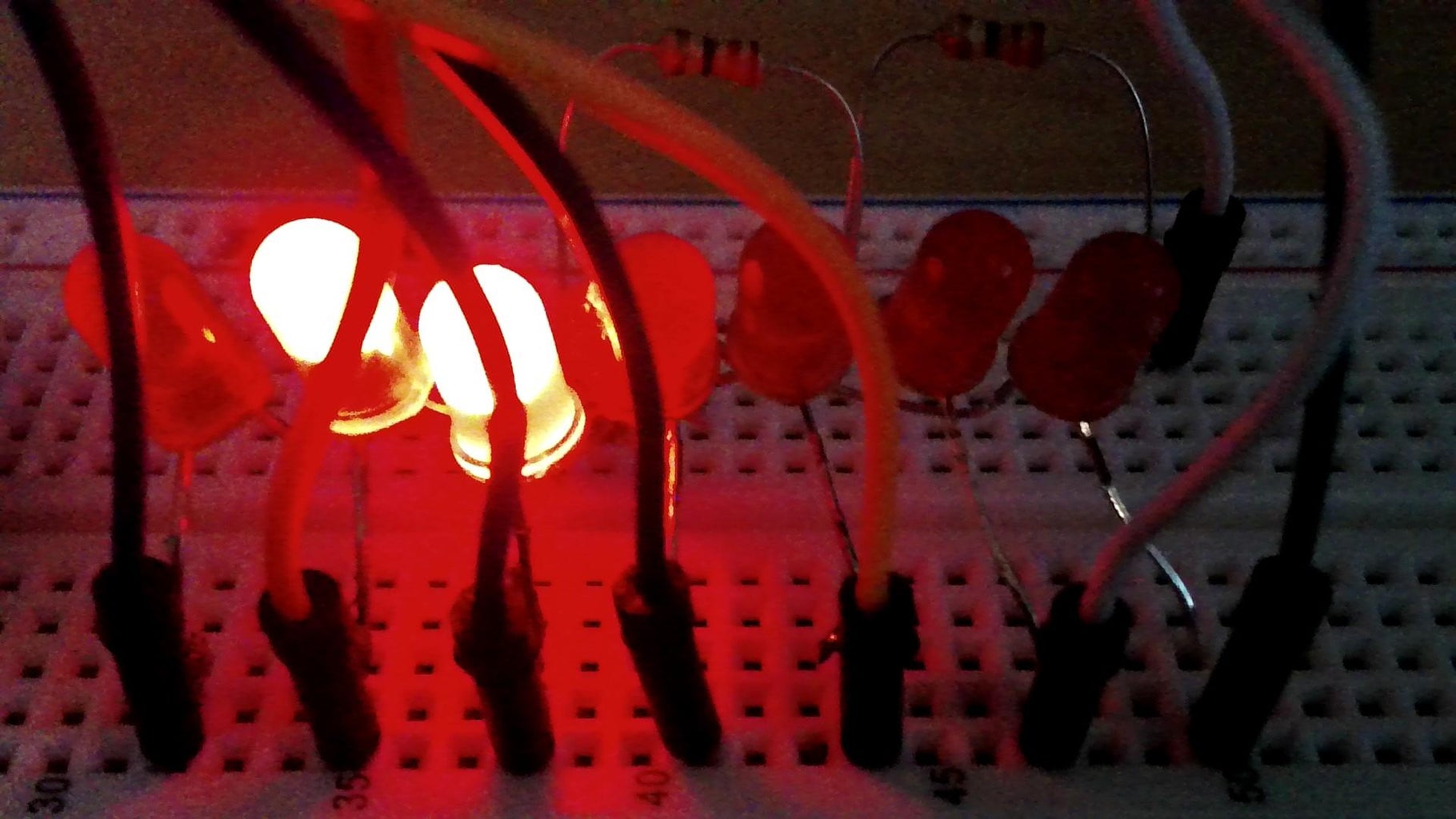 DIY LED Array (Using Arduino) : 7 Steps Circuit Diagram