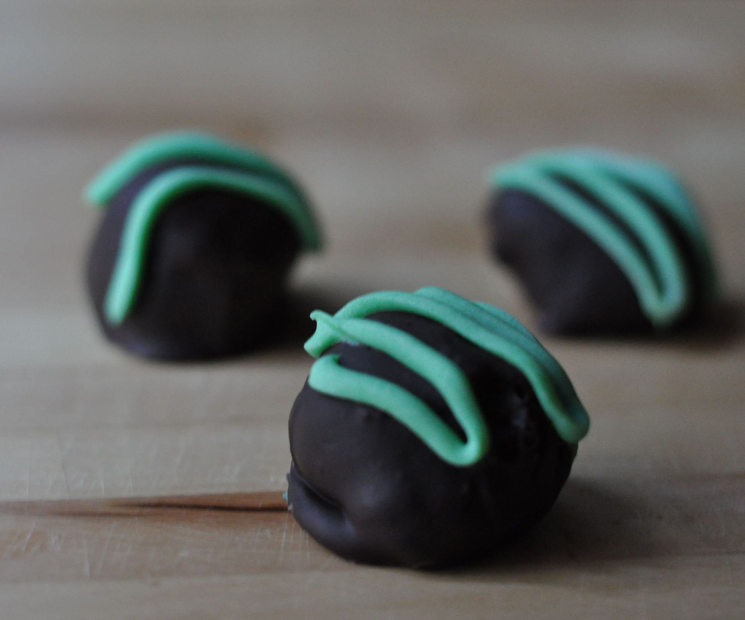 How to Make Mint Oreo Truffles