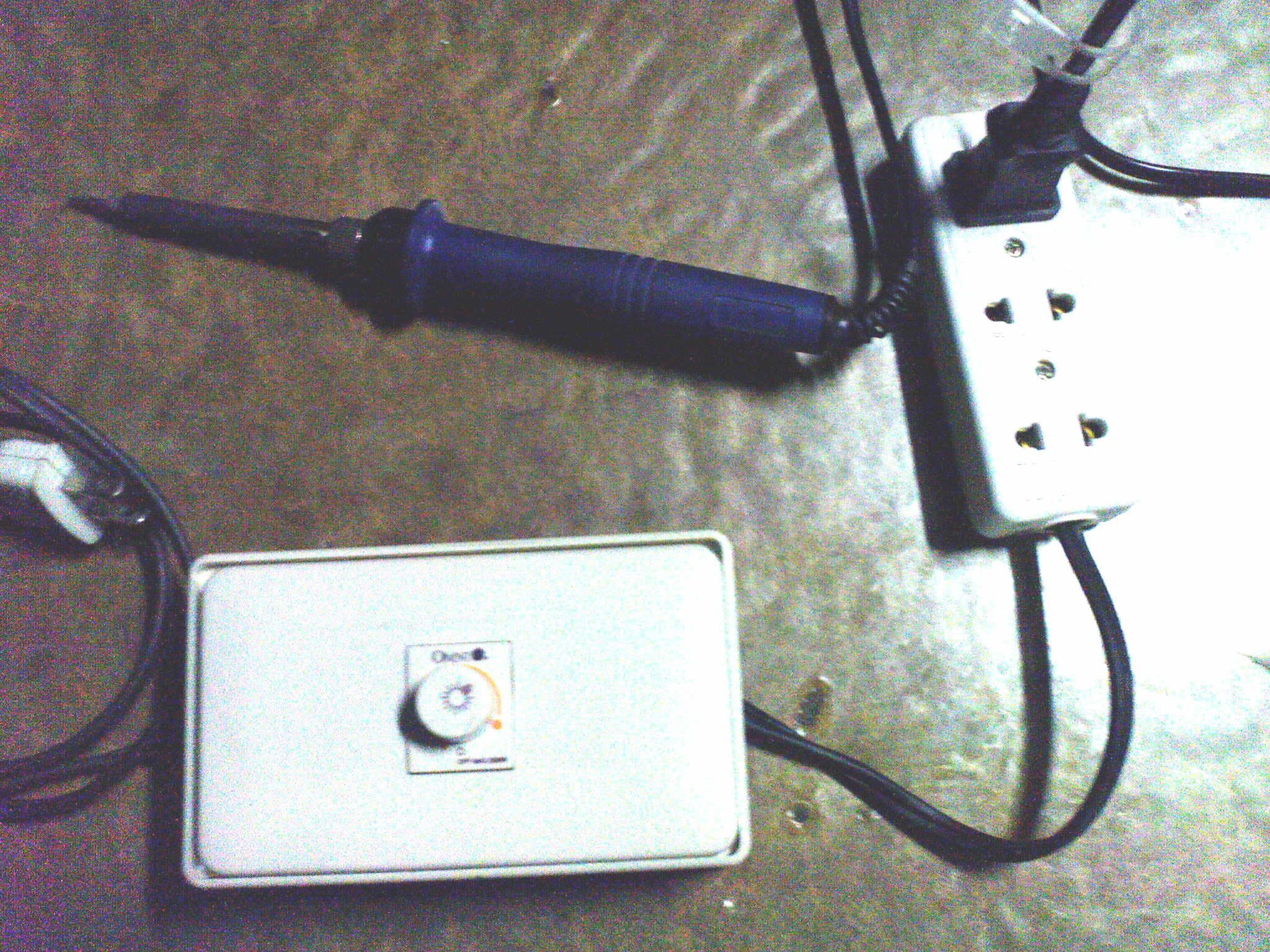 Recycling Your Old Dimmer Switch As a Variable Temperature Control for Your Soldering Iron