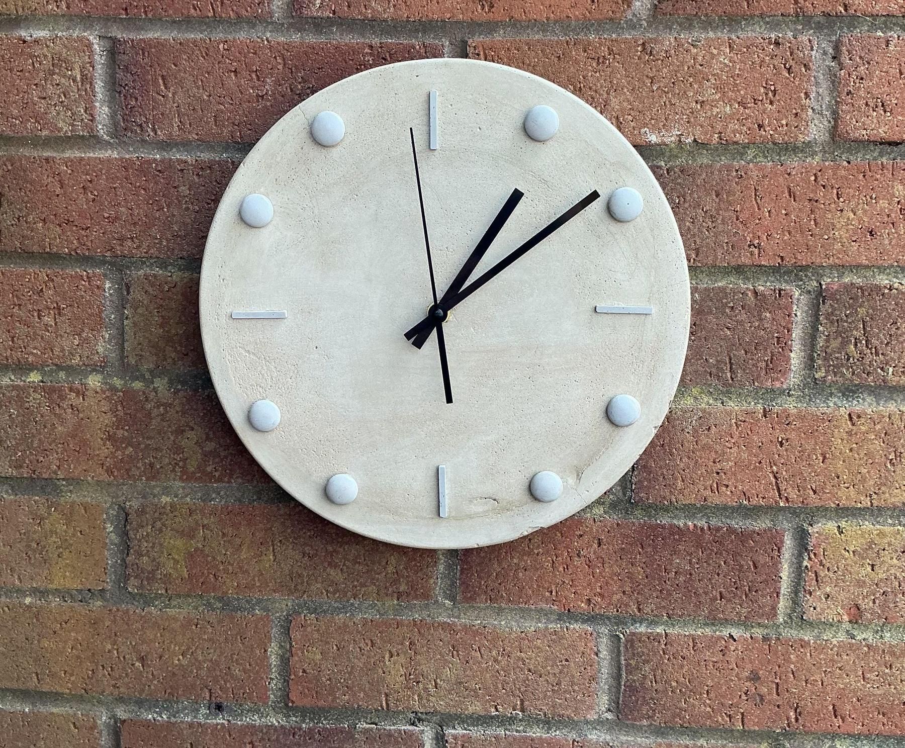 Concrete Clock - Secret Lightweight "solid" Concrete Clock for Indoors or Outdoors