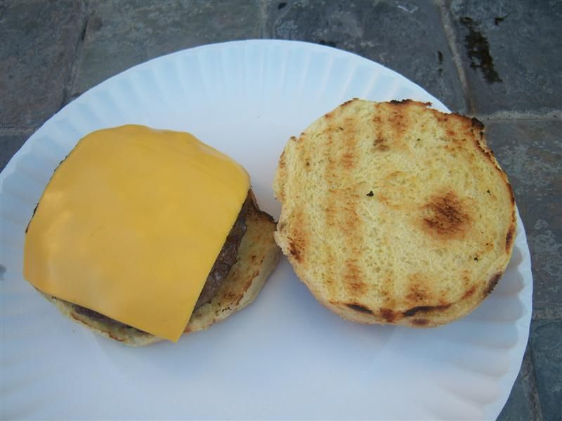 How to Grill a Cheeseburger or Hamburger