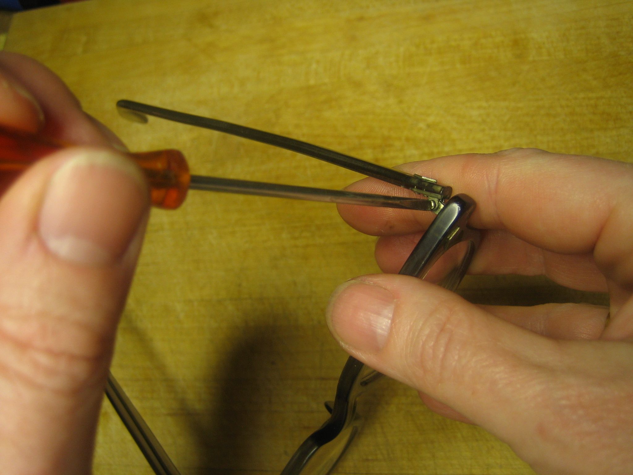 Fix Loose Eyeglasses With a Rubber Band 5 Steps (with Pictures
