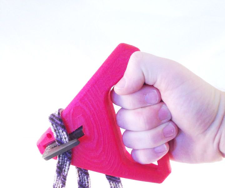 Leash Lock: an Innovative Dog Walking Tool