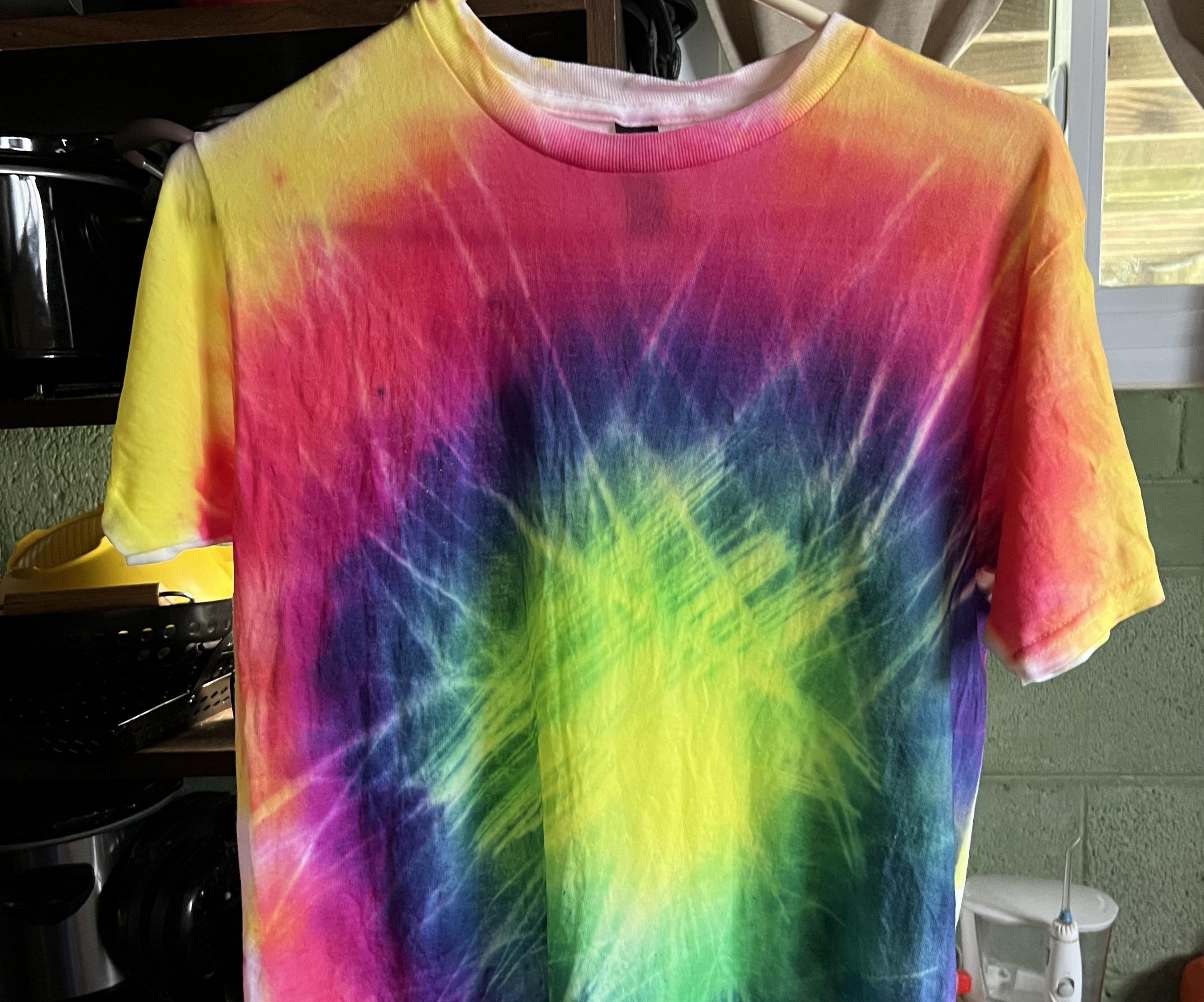 No-Tie Tie-Dyed Shirt Using Pasta