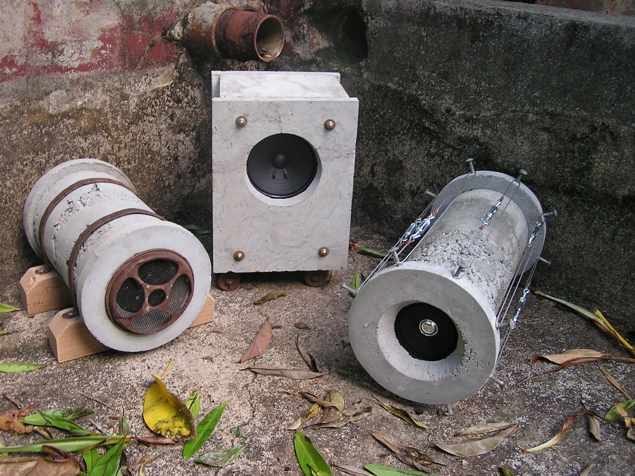 Dystopian Speakers and Practice Amp